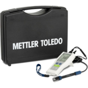 Mettler FiveGo F4 DO Meter Field Kit with LE621 IP67 Sensor and Carrying Case