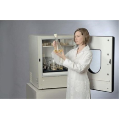 Eppendorf New Brunswick Innova 42R Incubator Shaker