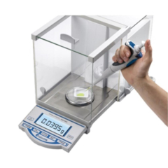 Accuris Analytical Balance with Internal Calibration Readability 0.0001g 230V